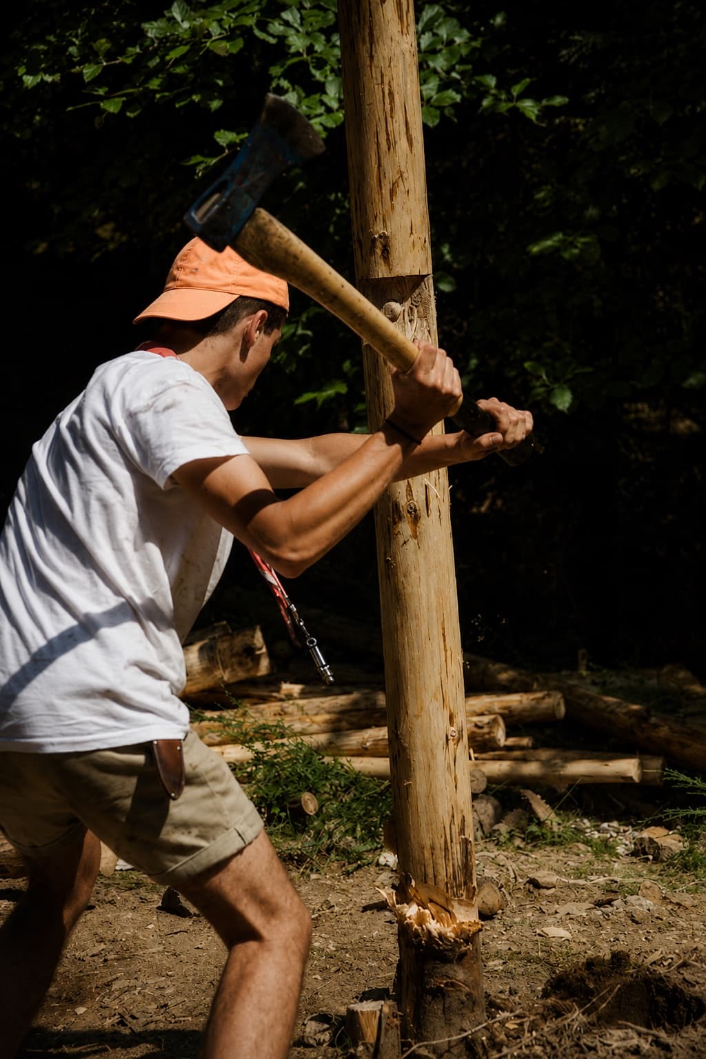 Lavoratore impegnato in un turno fisicamente intenso