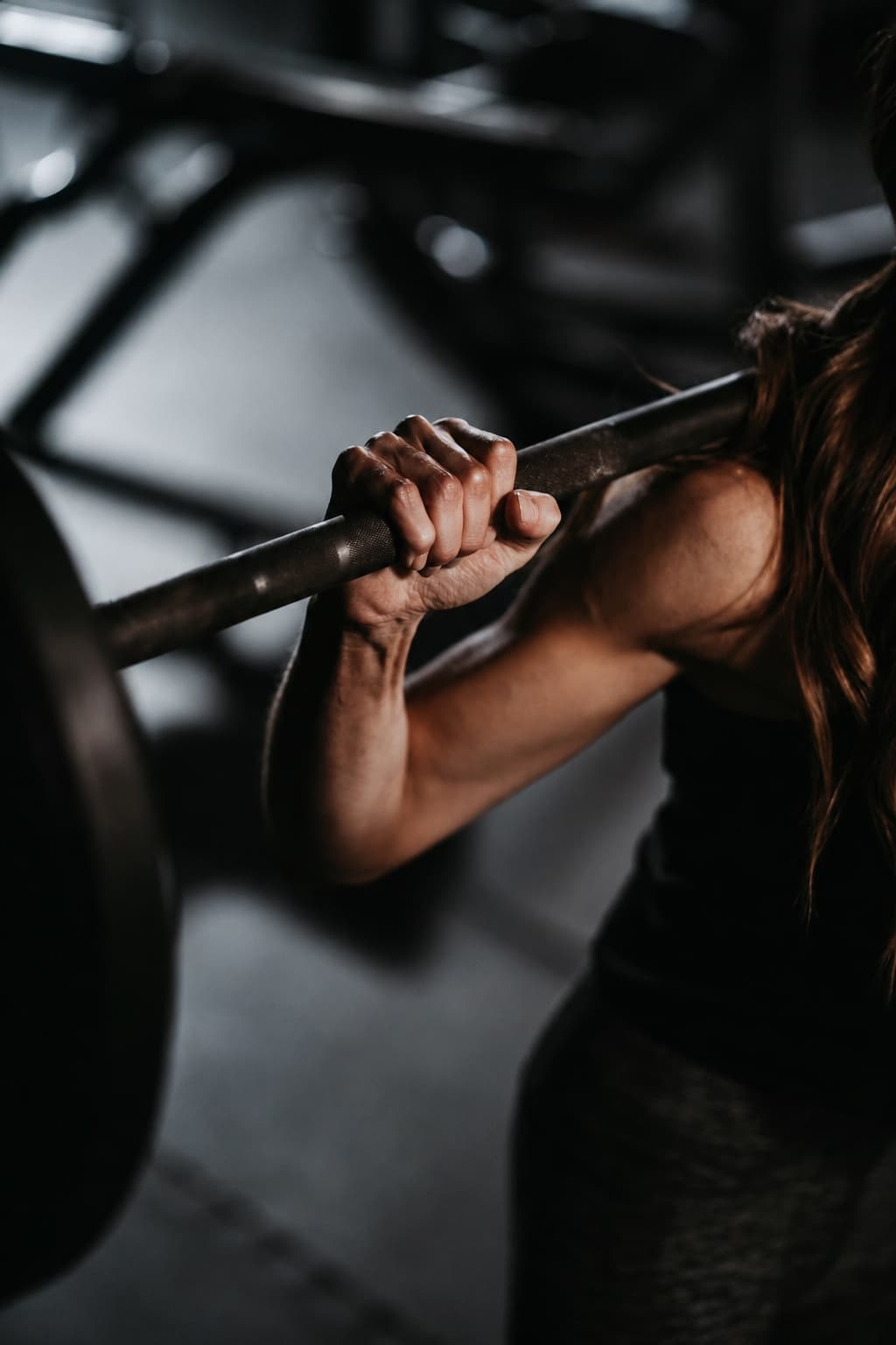 Persona che si allena in palestra